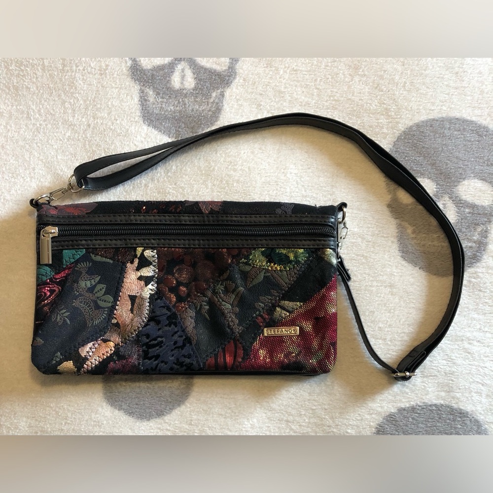 ⛔️SOLD⛔️ Vintage 80s 90s Stefani Floral Patchwork Tapestry Iridescent Purse